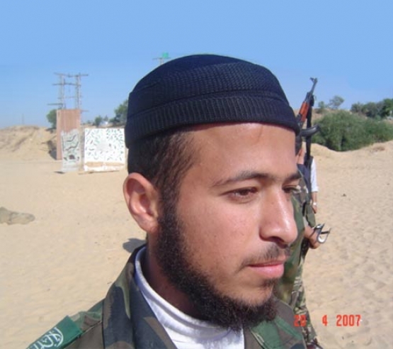 الشهيد عادل يوسف قشطة