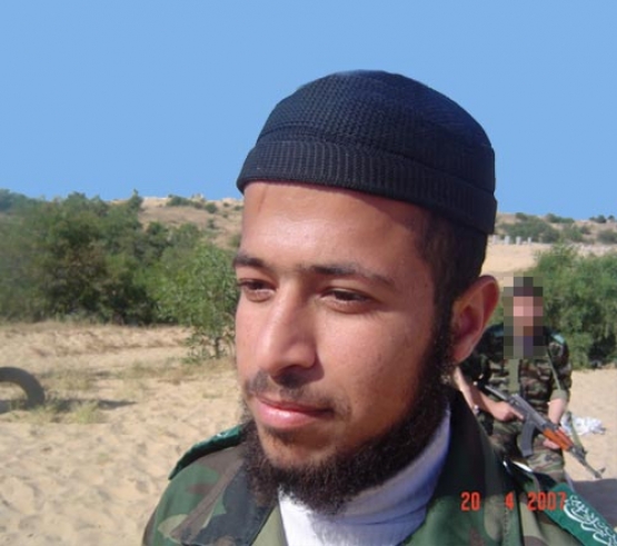 الشهيد عادل يوسف قشطة