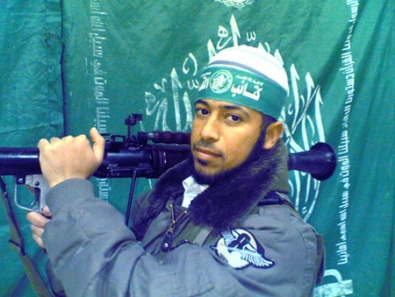 الشهيد عادل يوسف قشطة