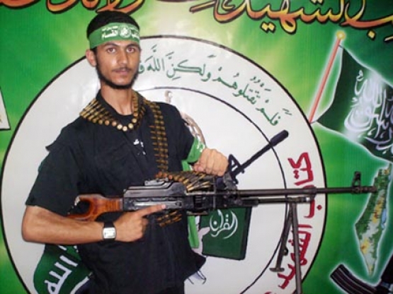 الشهيد طارق فريد أبو جزر