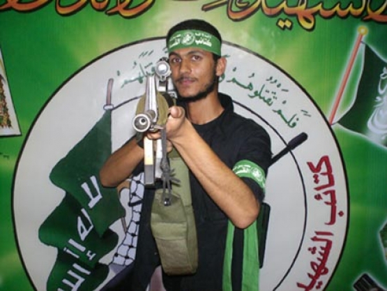 الشهيد طارق فريد أبو جزر