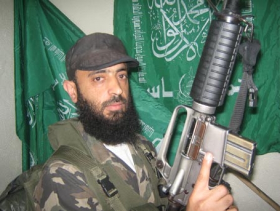 الشهيد عماد كامل وشح