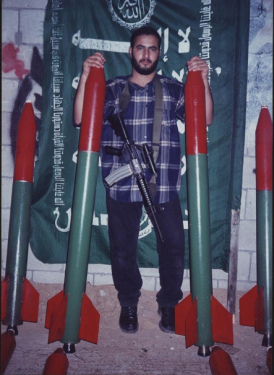 الشهيد صلاح عبد الكريم الحية