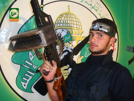 الشهيد القسامي / عطا مجدي الأغا