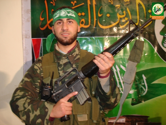 الشهيد القسامي/ أشرف عبد الحكيم الإسي